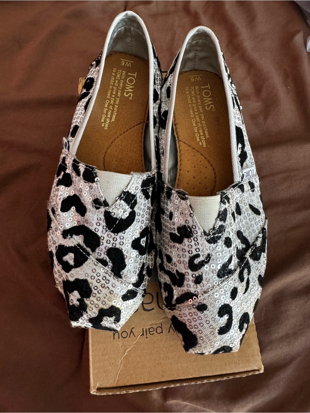 Sequins Toms Black & White Leopard Print Slip-On Flats